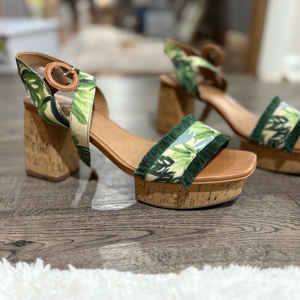 Anthropologie BERNARDO Reagan Fringe Block-heel Platform